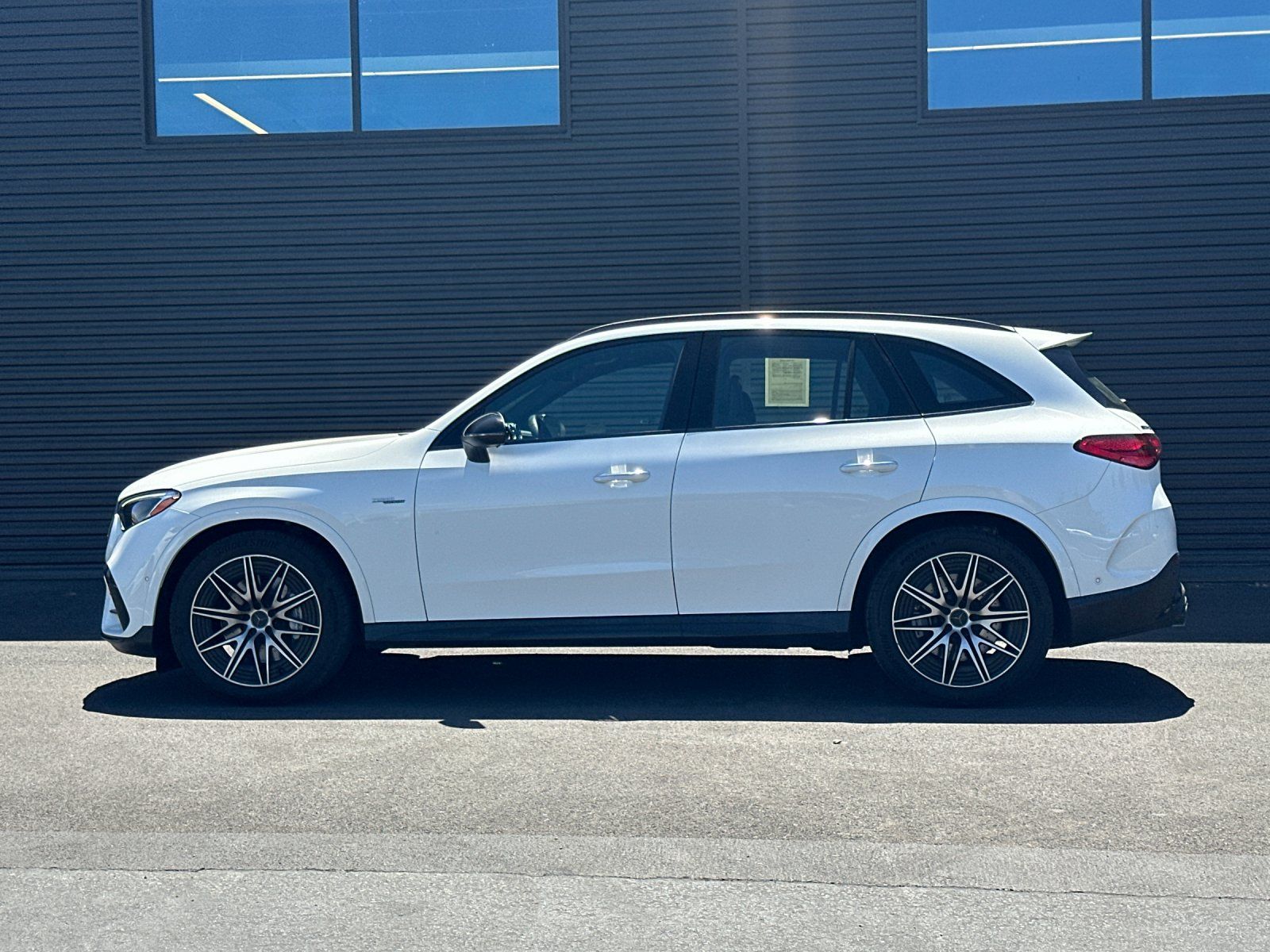 2025 Mercedes-Benz GLC GLC 43 AMG® — foto completa 3 de 28