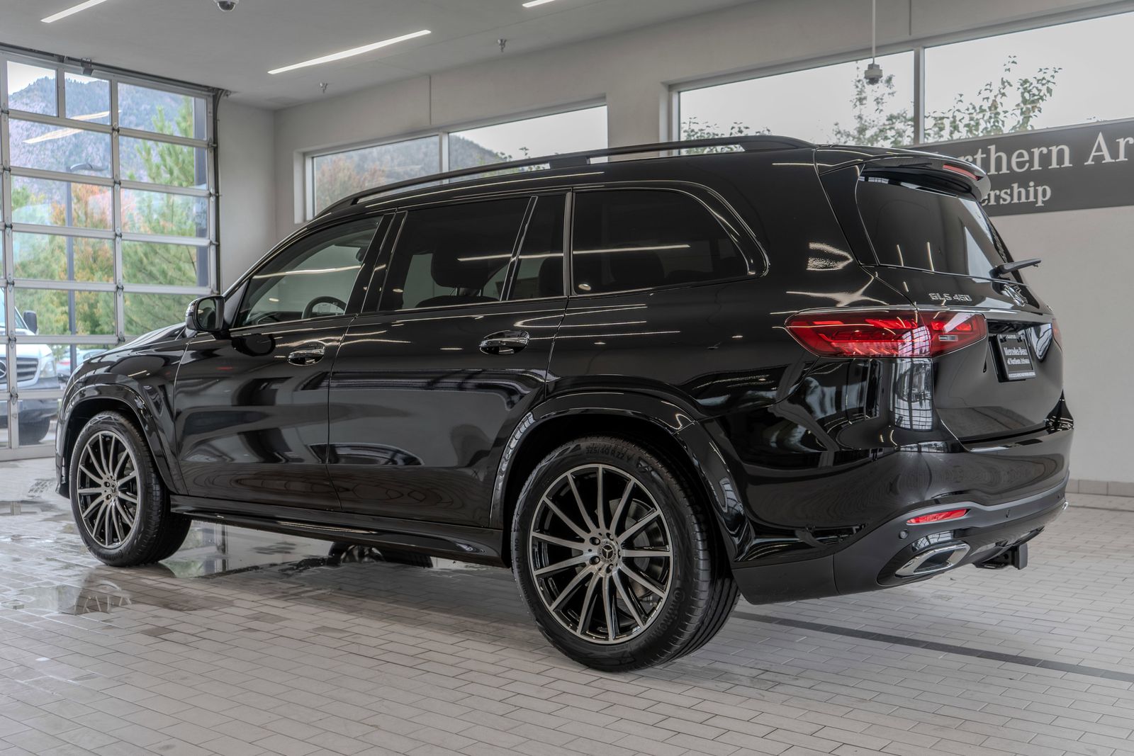 2026 Mercedes-Benz GLS GLS 450 — full photo 13 of 35