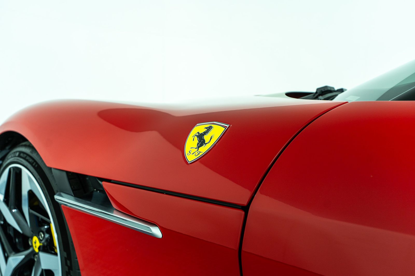 2025 Ferrari 12Cilindri — full photo 15 of 51