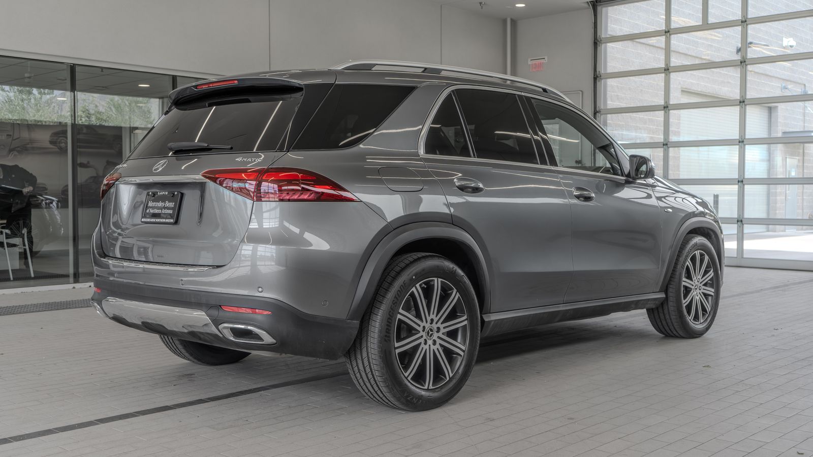 2025 Mercedes-Benz GLE GLE 450e — full photo 29 of 35