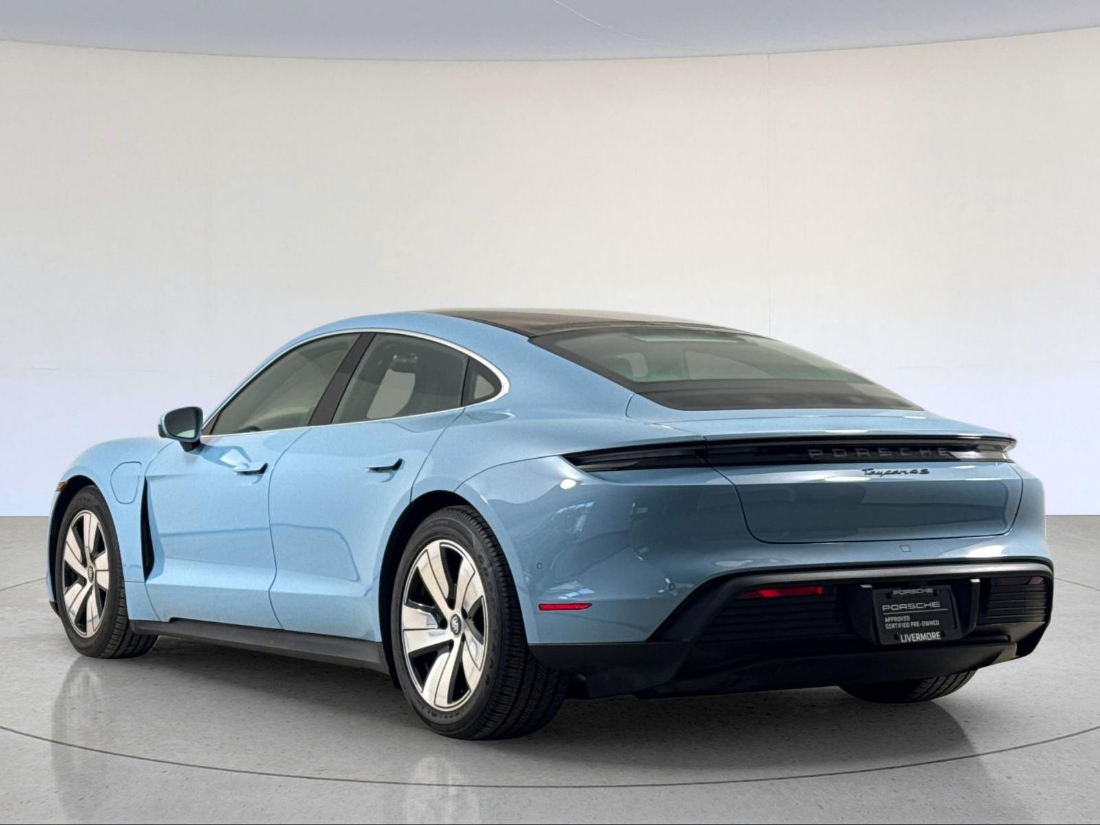 2024 Porsche Taycan 4S — full photo 4 of 29