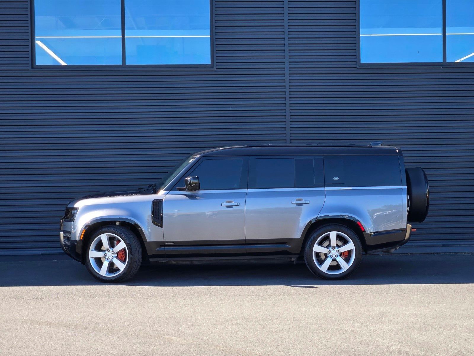2024 Land Rover Defender 130 X — foto completa 3 de 45