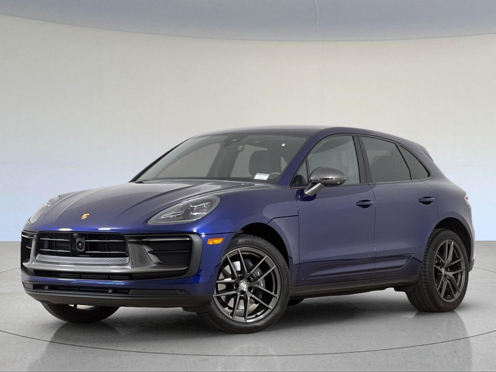 2023 Porsche Macan T — full photo 1 of 29