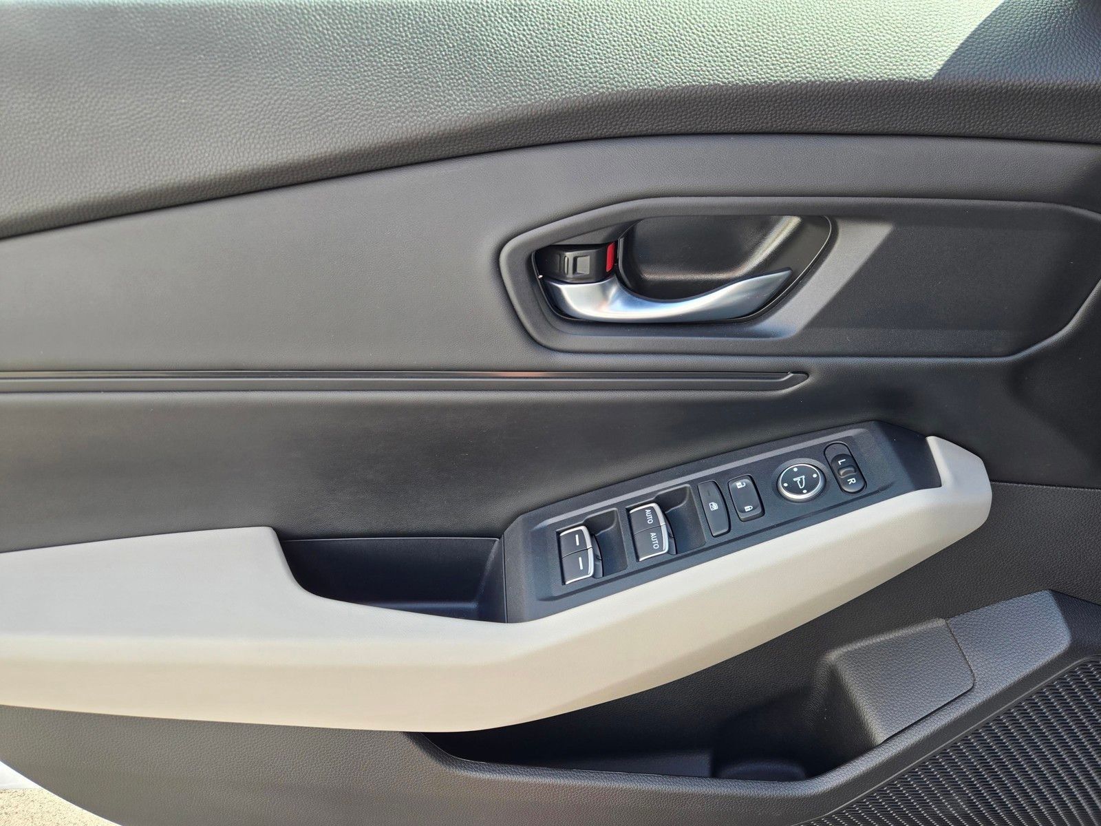2025 Honda Accord SE — foto completa 18 de 28