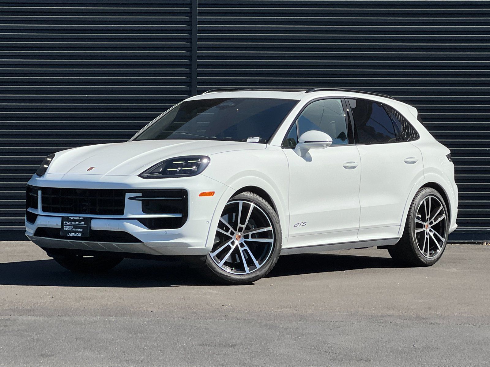 2026 Porsche Cayenne GTS — full photo 1 of 29