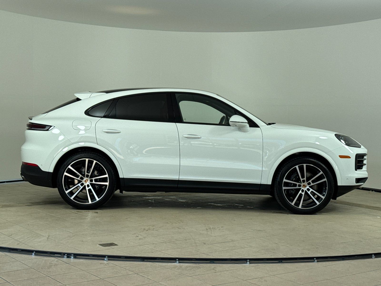 2026 Porsche Cayenne Coupe Base — foto completa 9 de 29