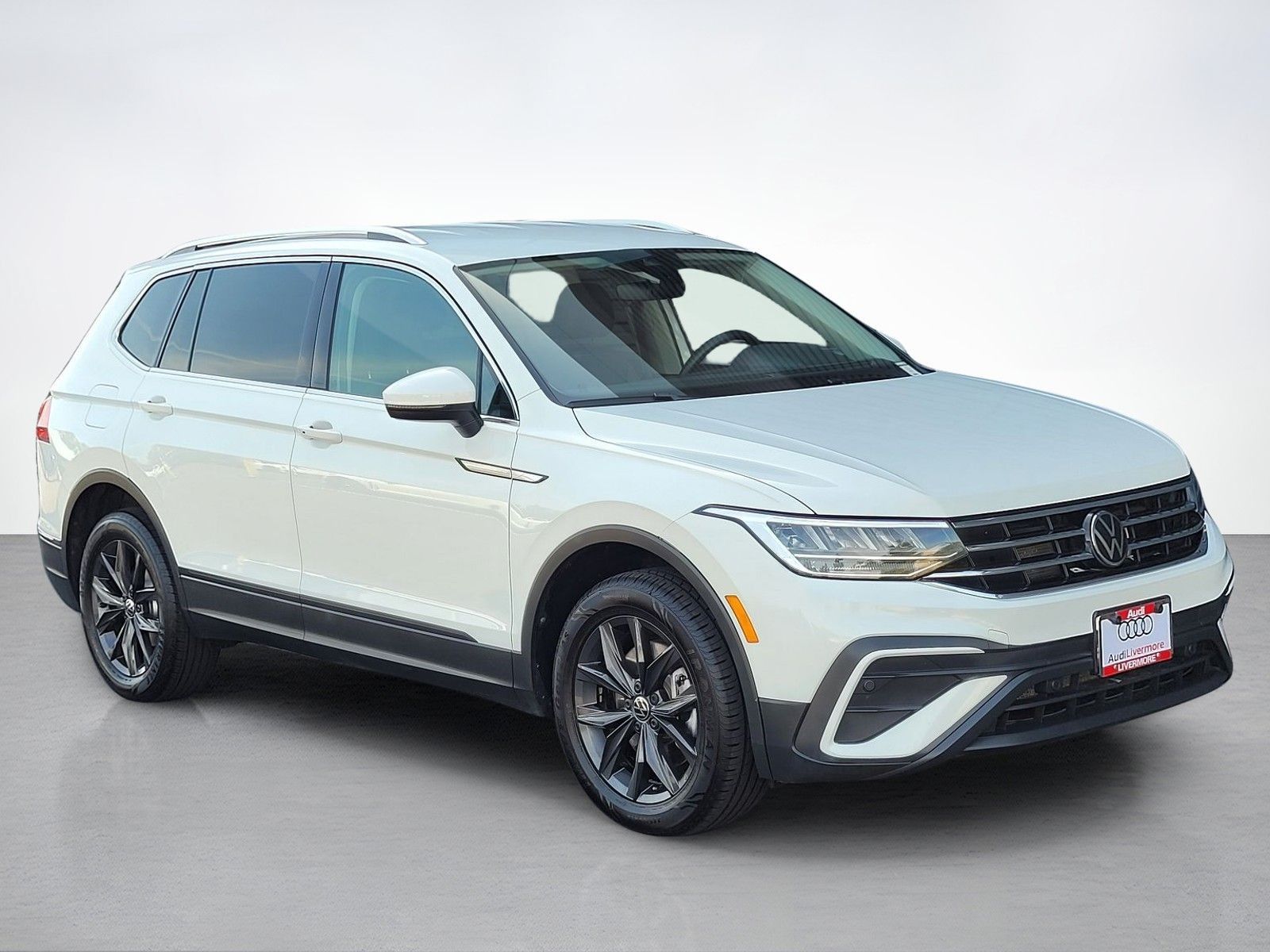 2024 Volkswagen Tiguan 2.0T SE — foto completa 8 de 45