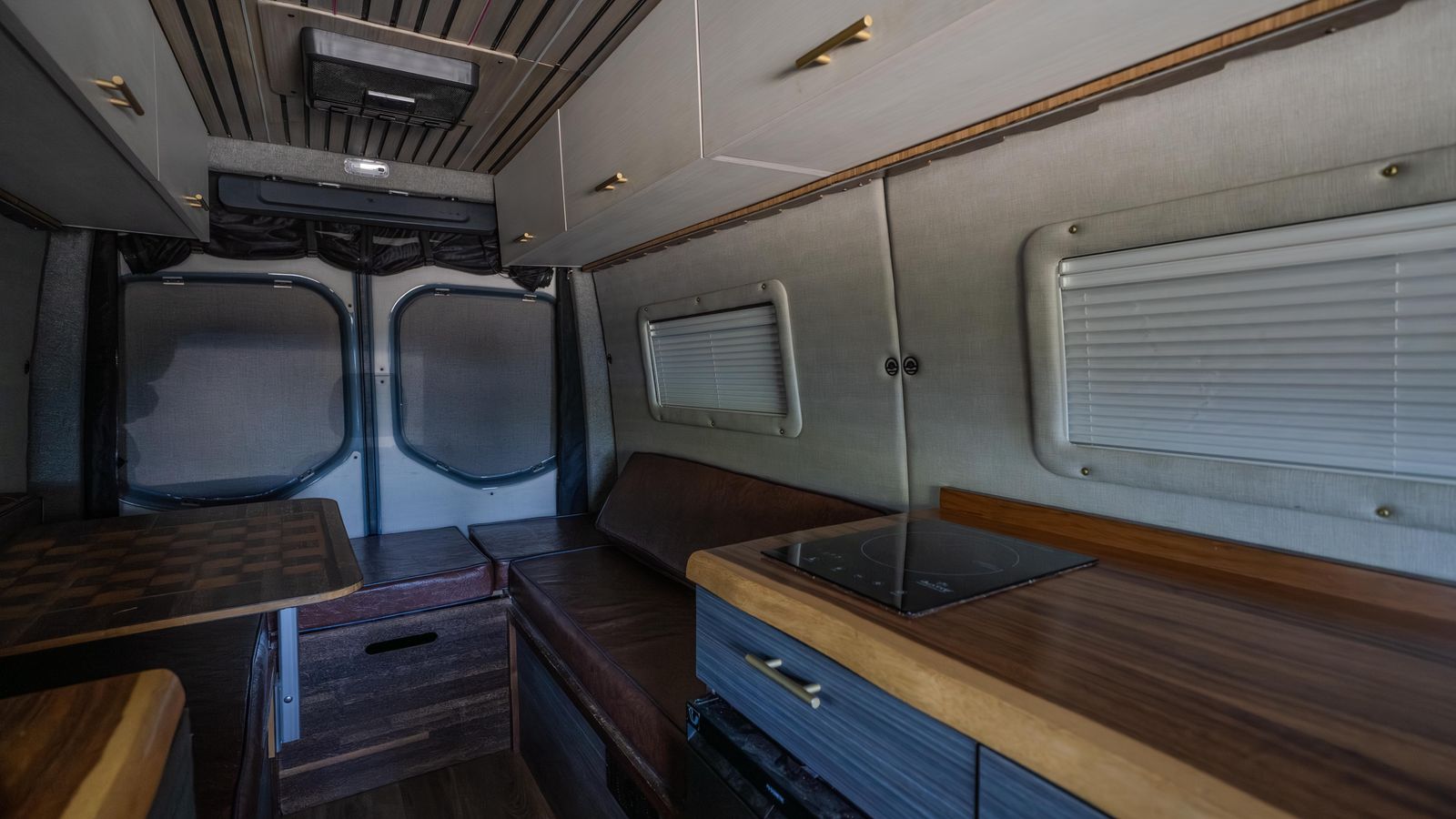 2023 Mercedes-Benz Sprinter 2500 Cargo 144 WB — foto completa 25 de 34