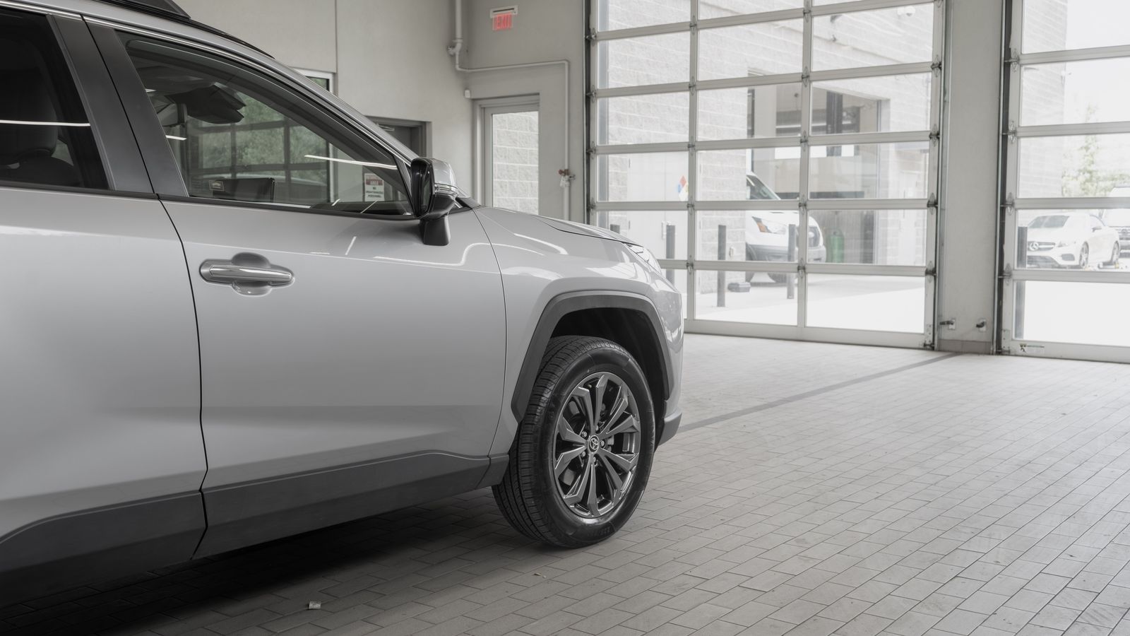 2024 Toyota RAV4 Hybrid Limited — foto completa 30 de 35