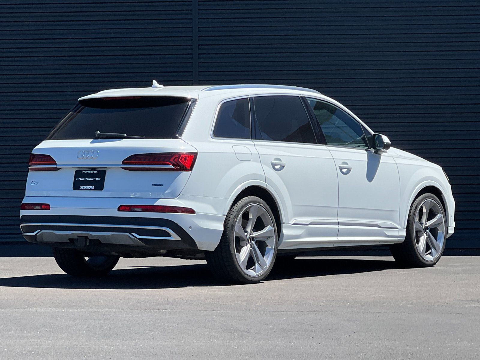 2021 Audi Q7 55 Prestige — full photo 8 of 30