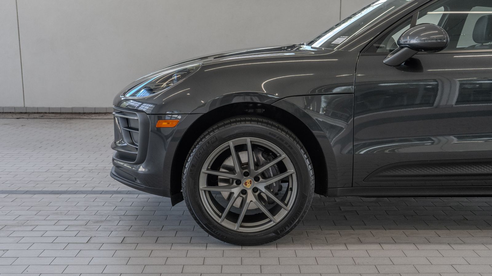 2023 Porsche Macan Base — full photo 4 of 35