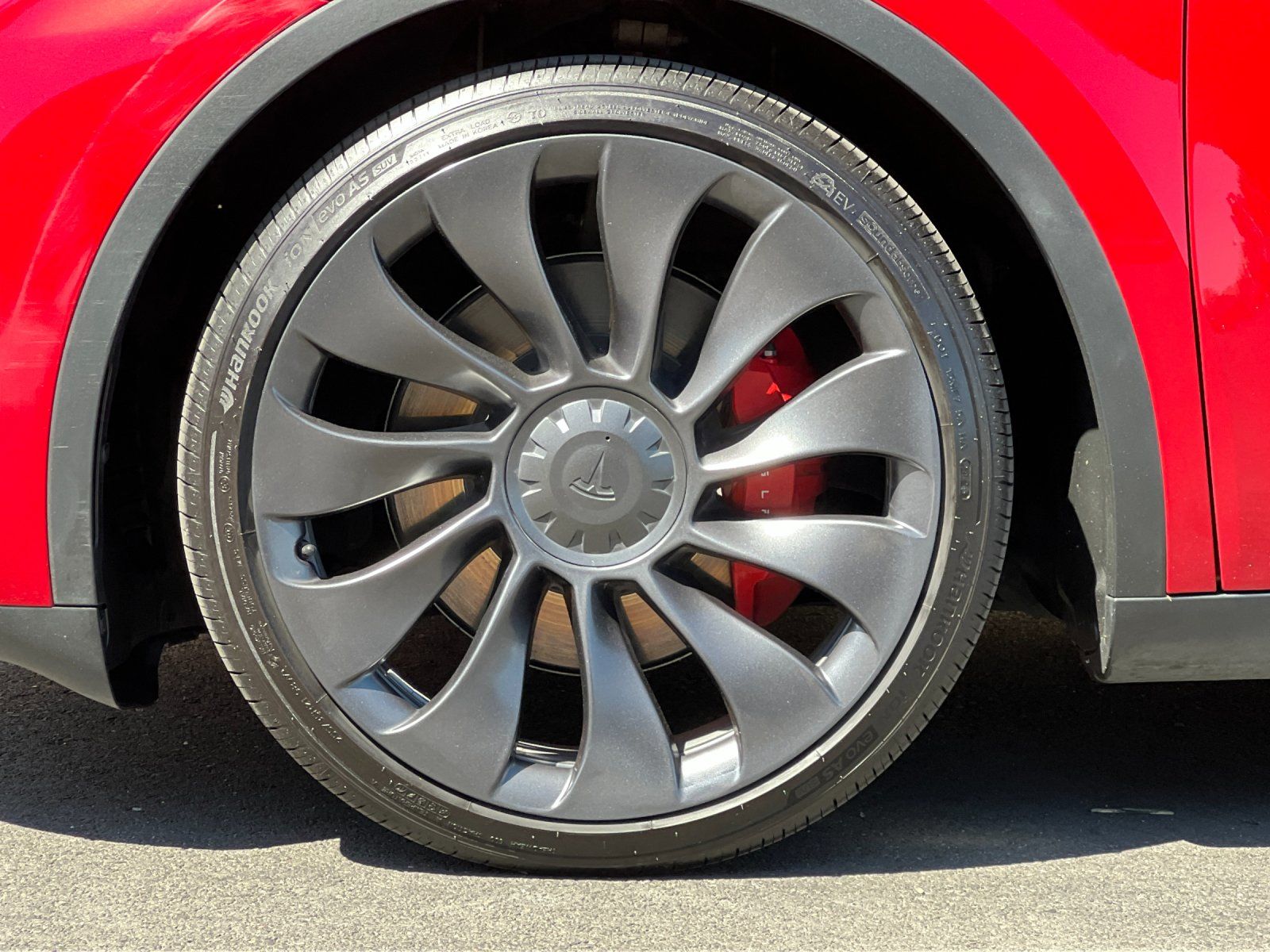 2023 Tesla Model Y Standard Range — full photo 25 of 31
