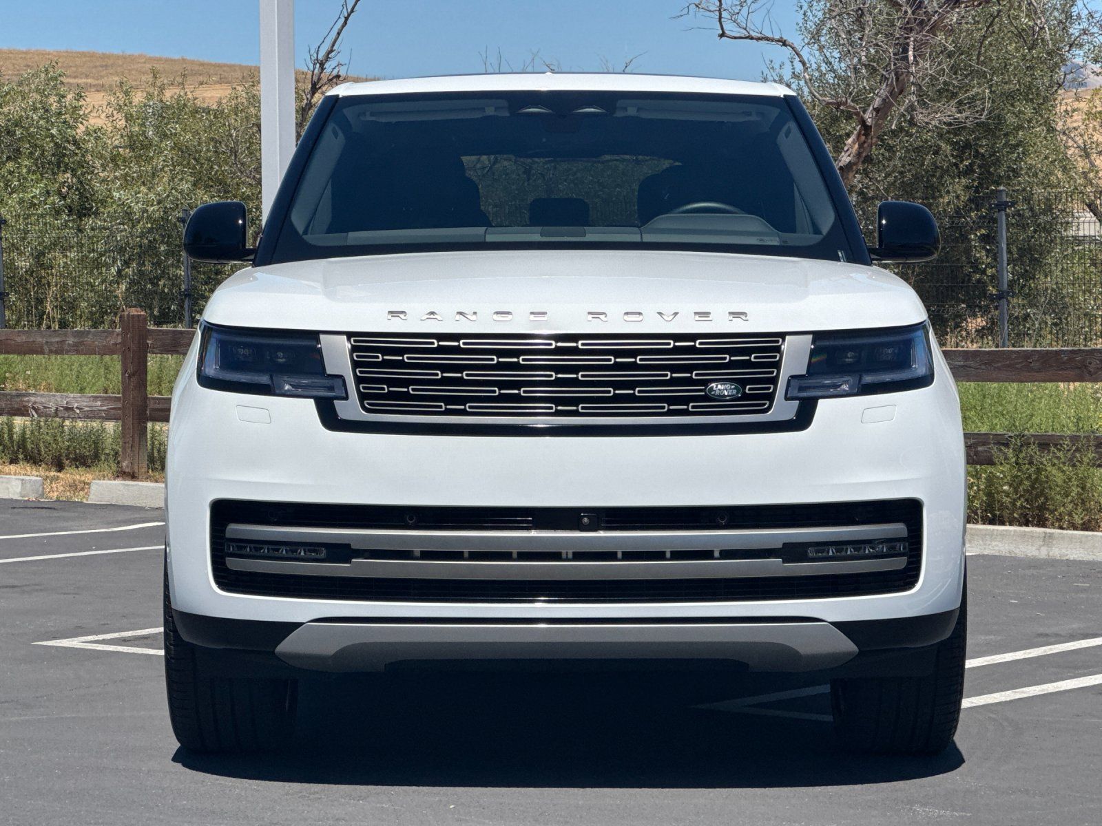 2025 Land Rover Range Rover SE — foto completa 8 de 29