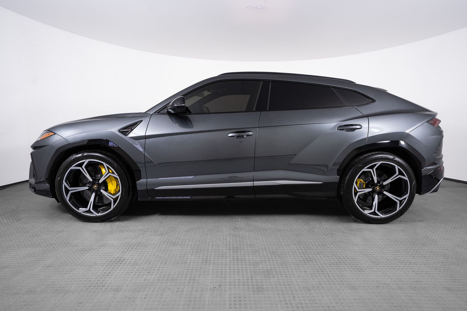2020 Lamborghini Urus — foto completa 2 de 53