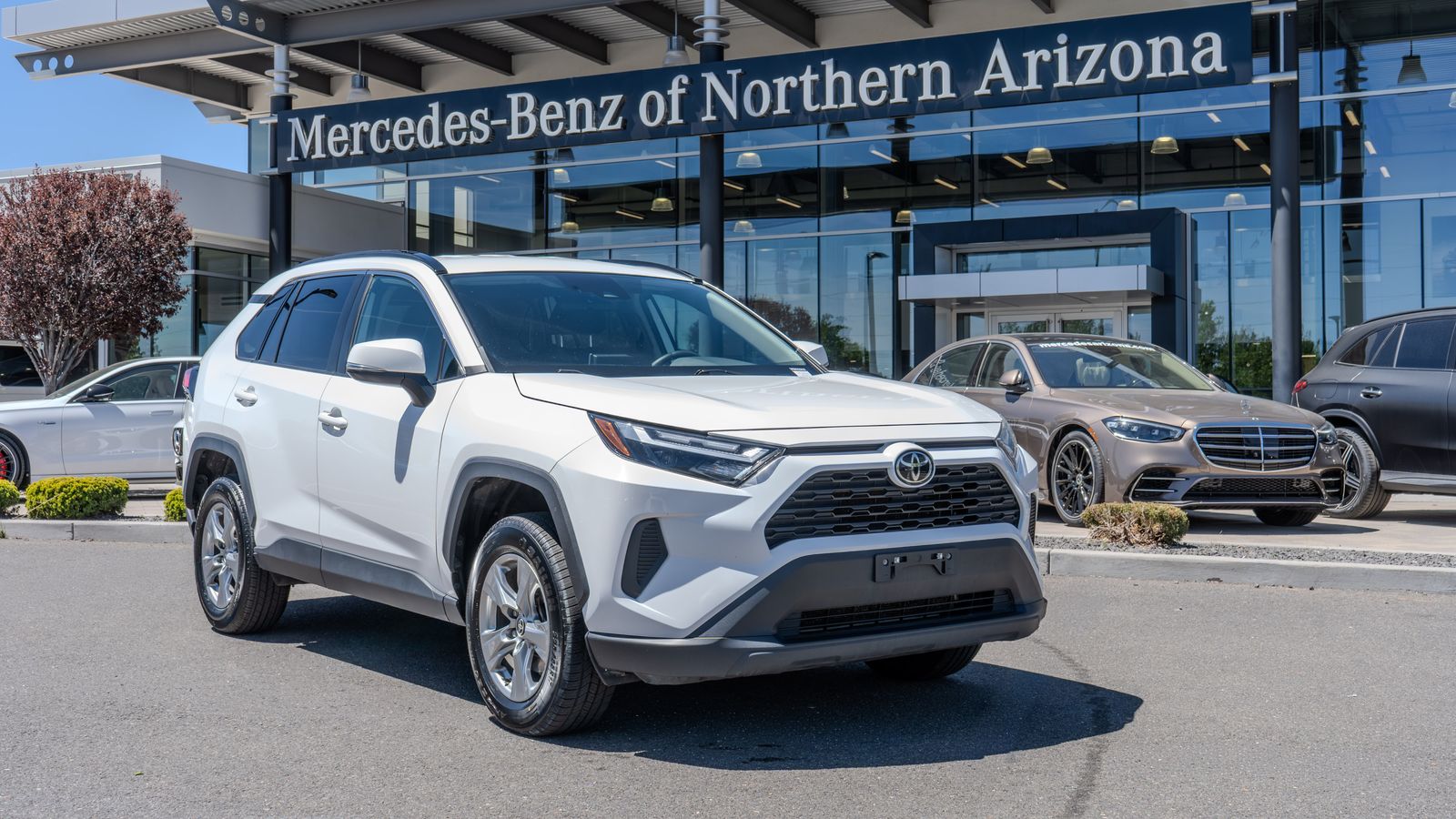 2024 Toyota RAV4 XLE — foto completa 1 de 34