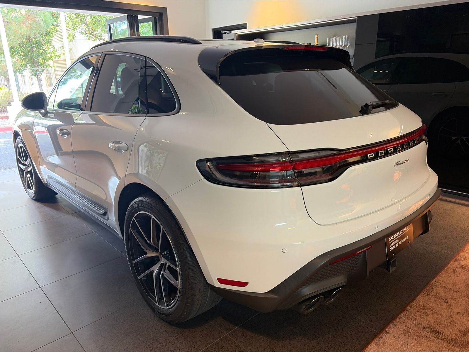 2024 Porsche Macan Base — foto completa 6 de 10