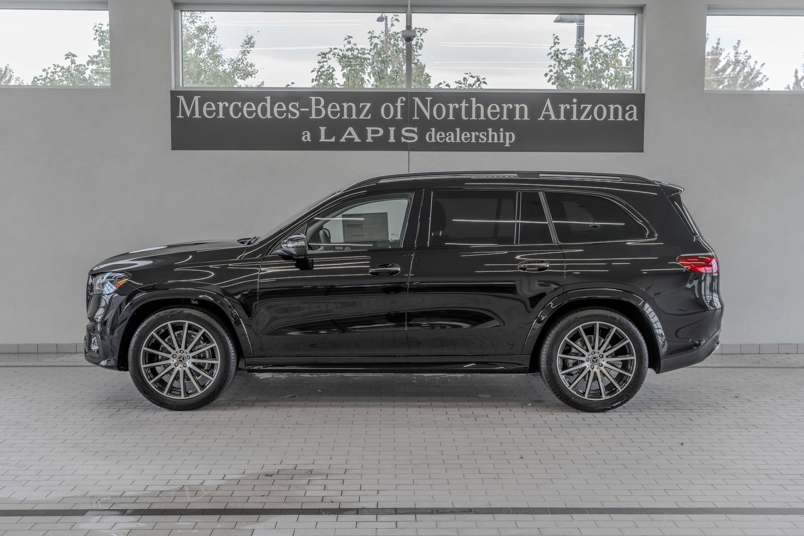 2026 Mercedes-Benz GLS GLS 450 — full photo 2 of 35