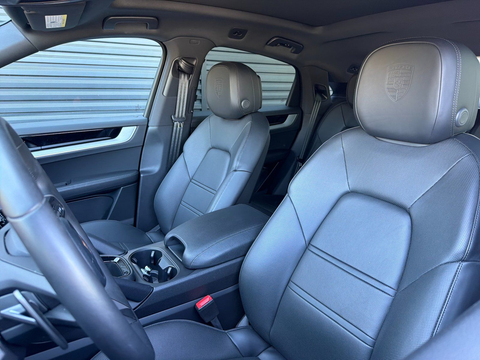 2026 Porsche Cayenne Coupe Base — full photo 5 of 28