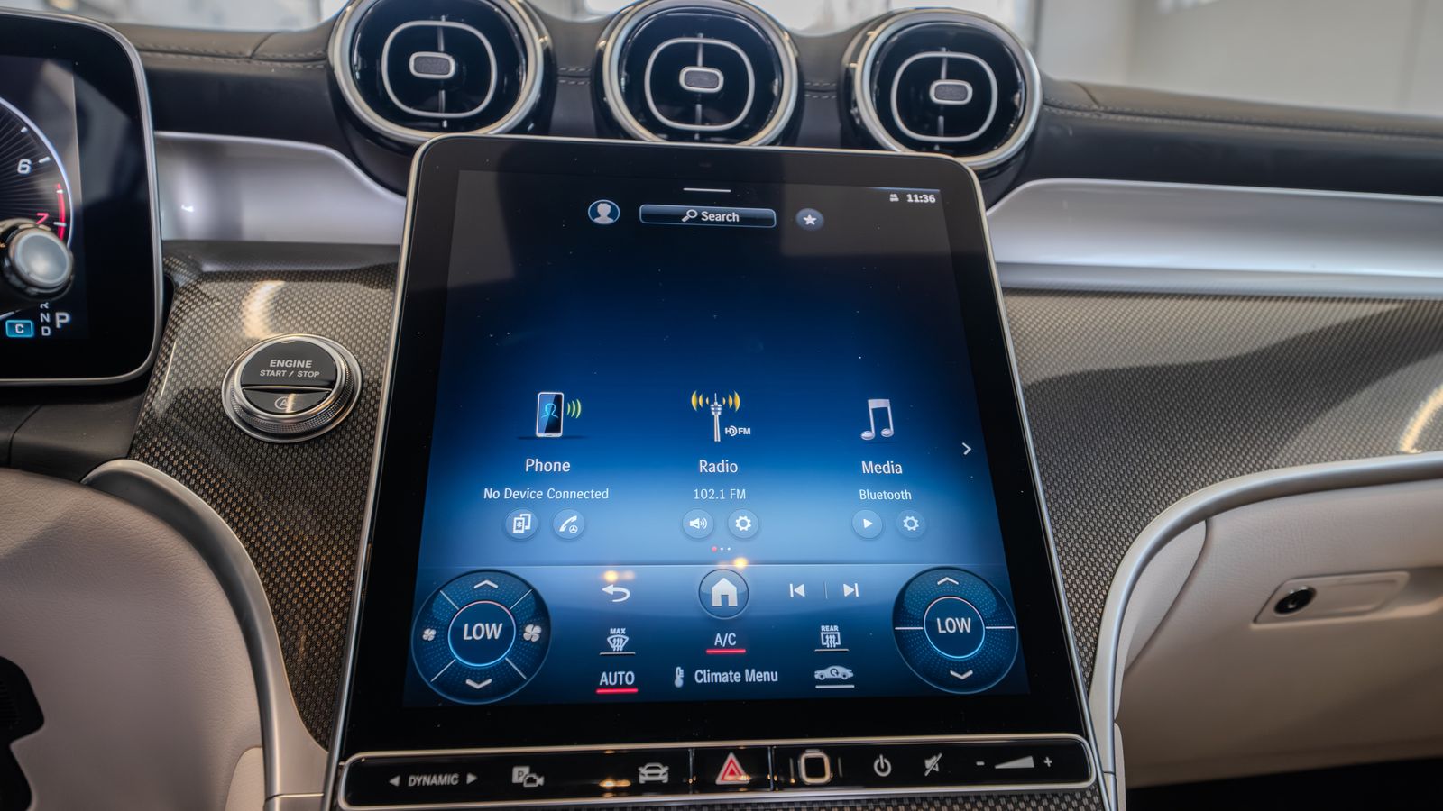 2024 Mercedes-Benz GLC GLC 300 — full photo 20 of 33