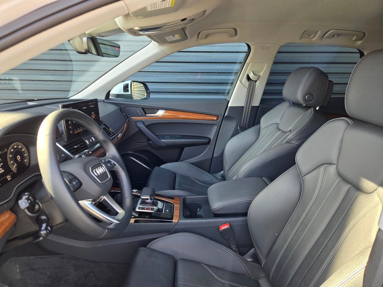 2024 Audi Q5 e 55 Premium — foto completa 26 de 45