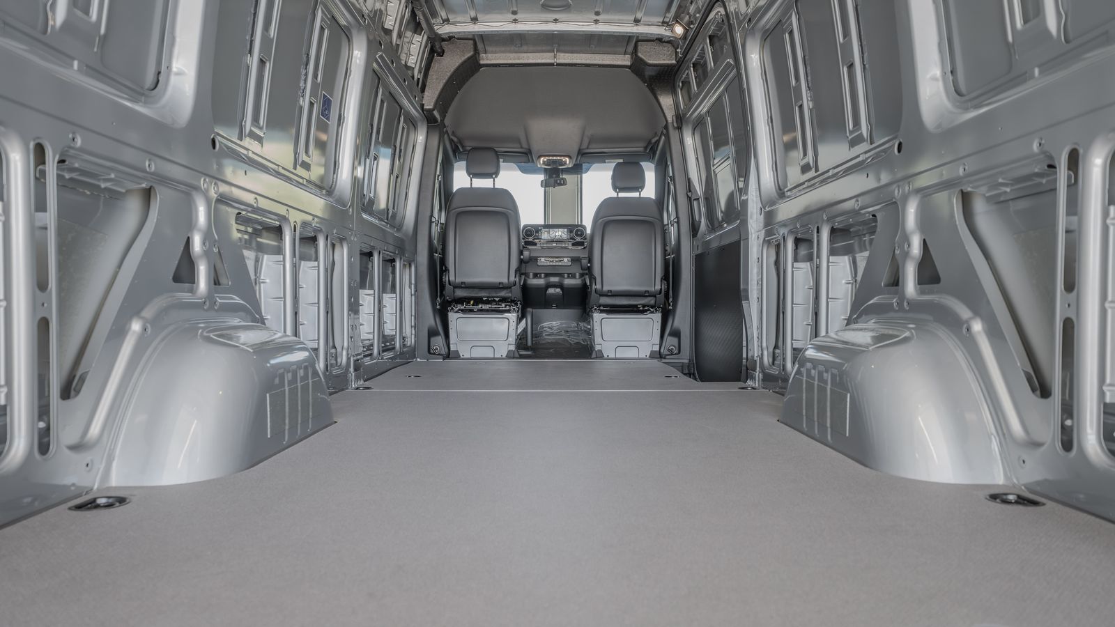 2025 Mercedes-Benz Sprinter 2500 Cargo 170 WB — foto completa 35 de 36