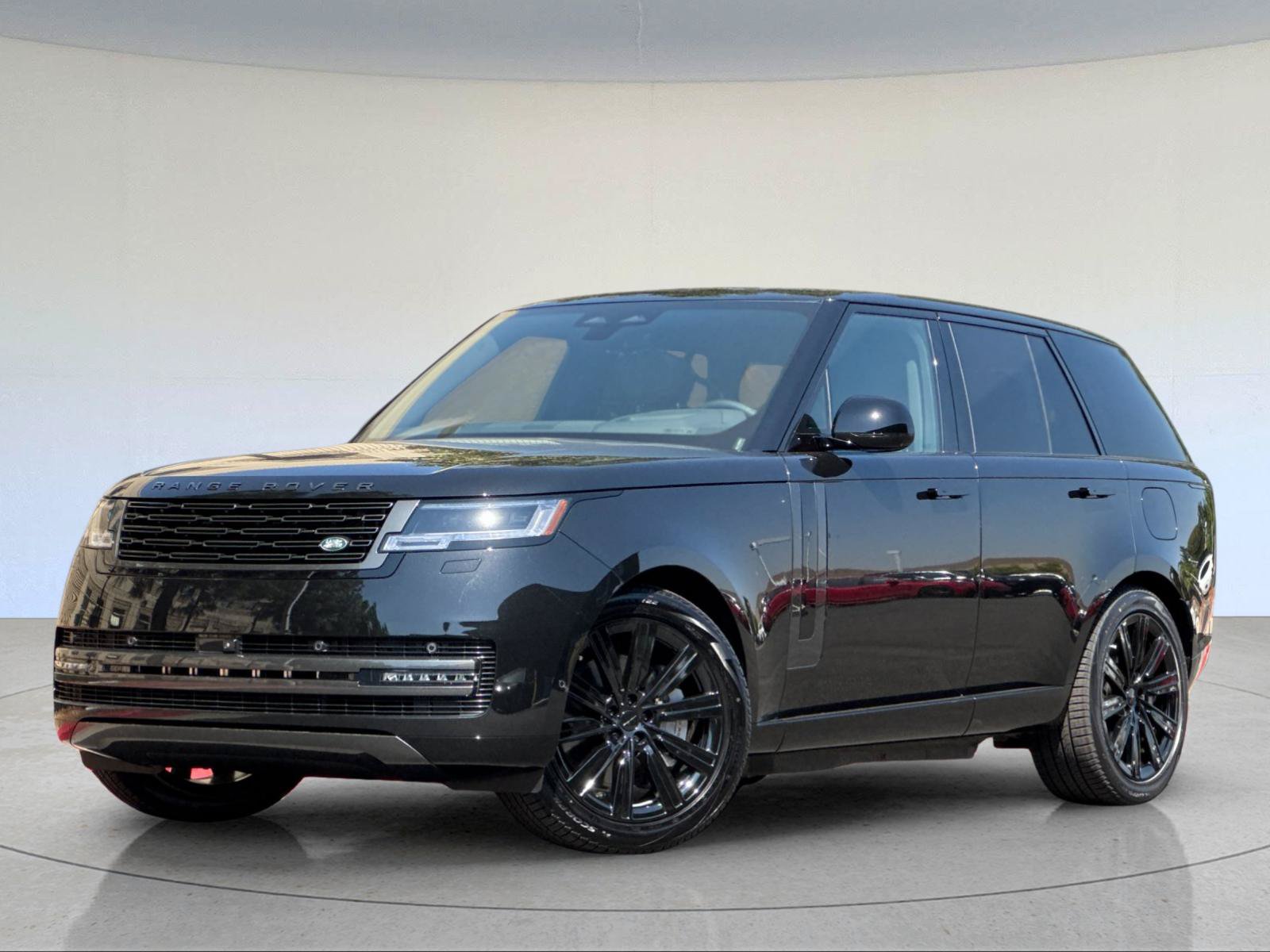 2026 Land Rover Range Rover Plug-In Hybrid SE — foto 1 de 28