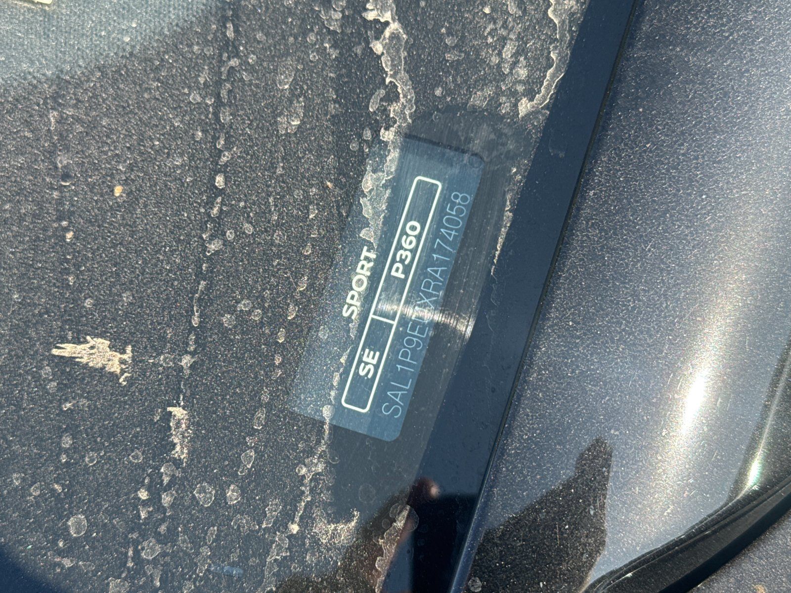 2024 Land Rover Range Rover Sport SE — full photo 3 of 3