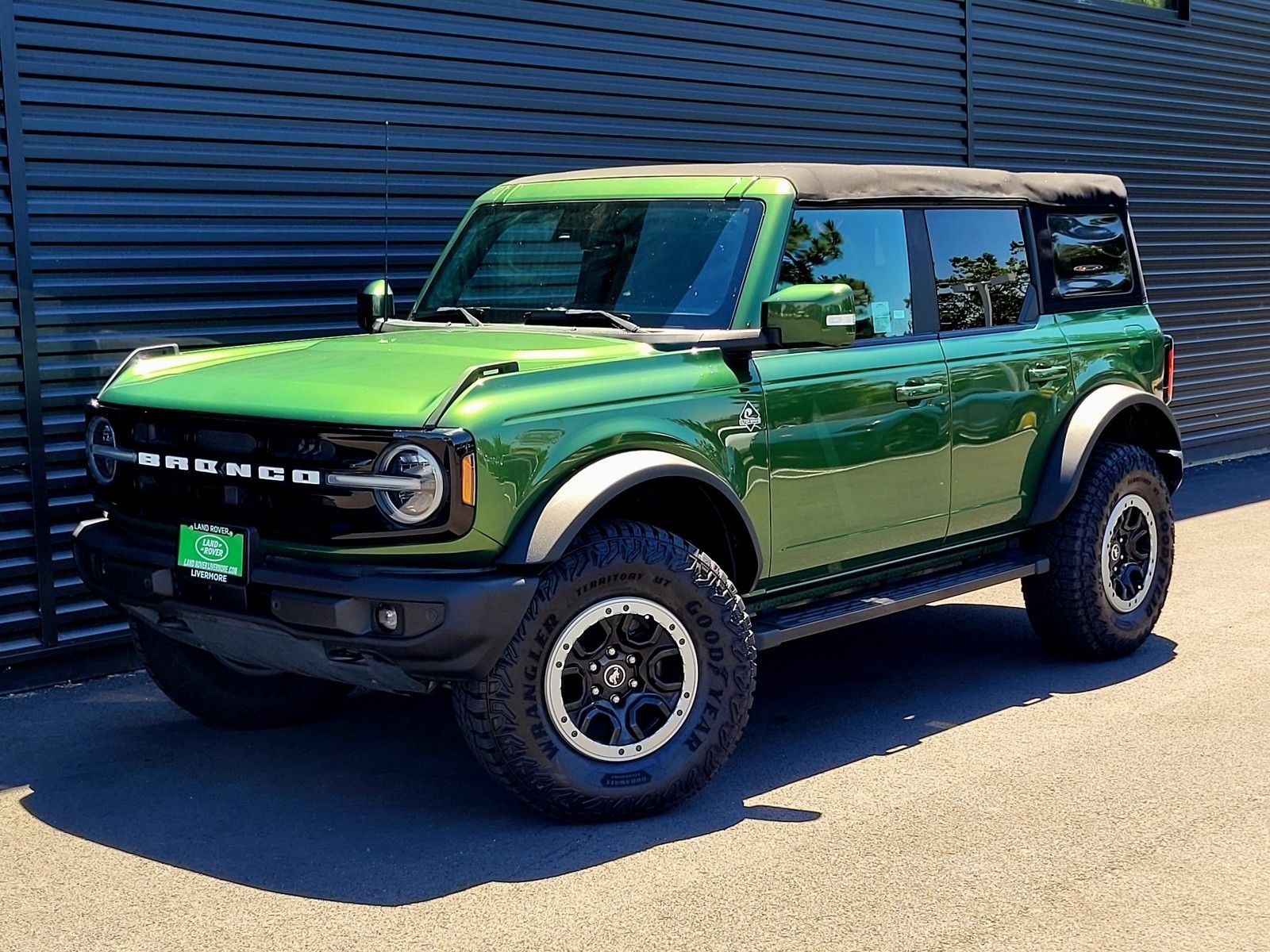 2022 Ford Bronco Outer Banks — full photo 1 of 45