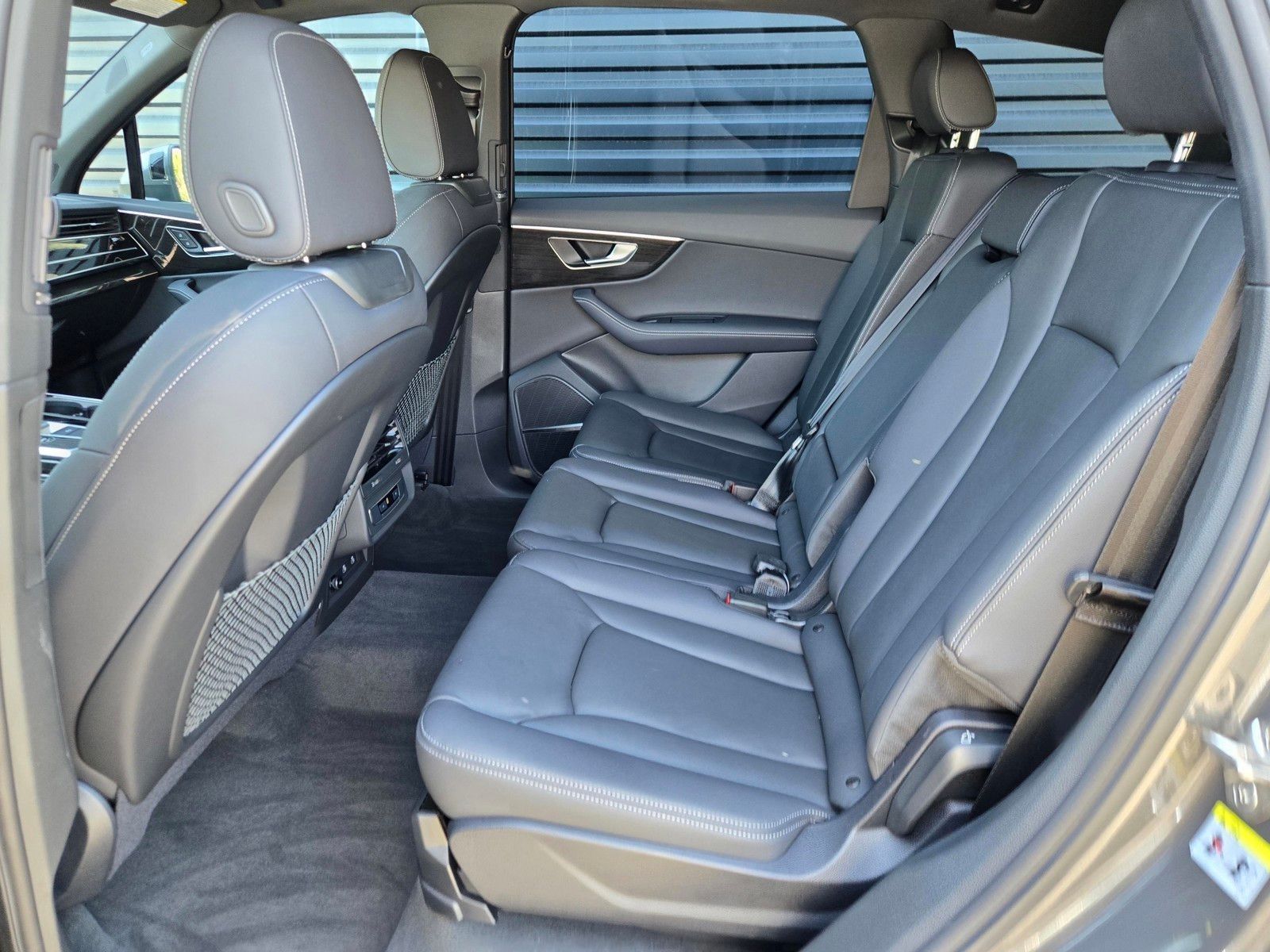 2025 Audi Q7 55 Premium Plus — foto completa 10 de 45