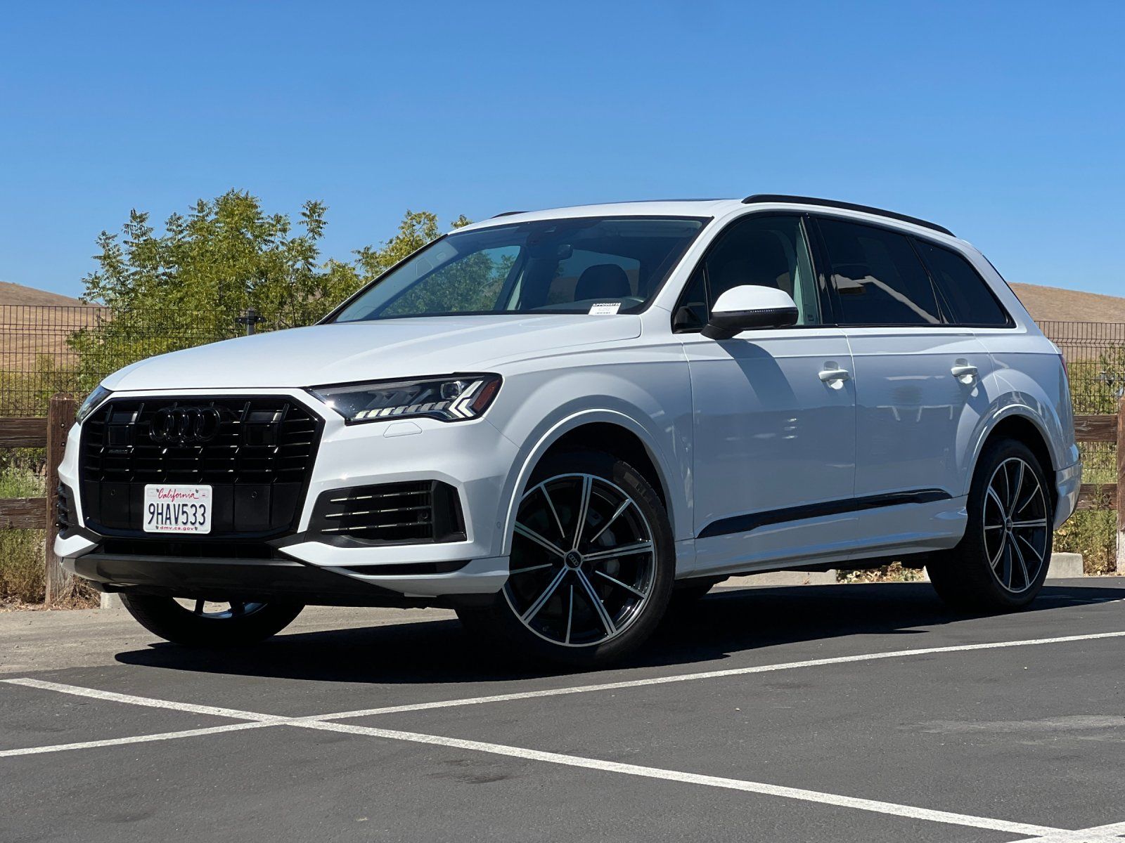 2023 Audi Q7 55 Premium Plus — full photo 1 of 30