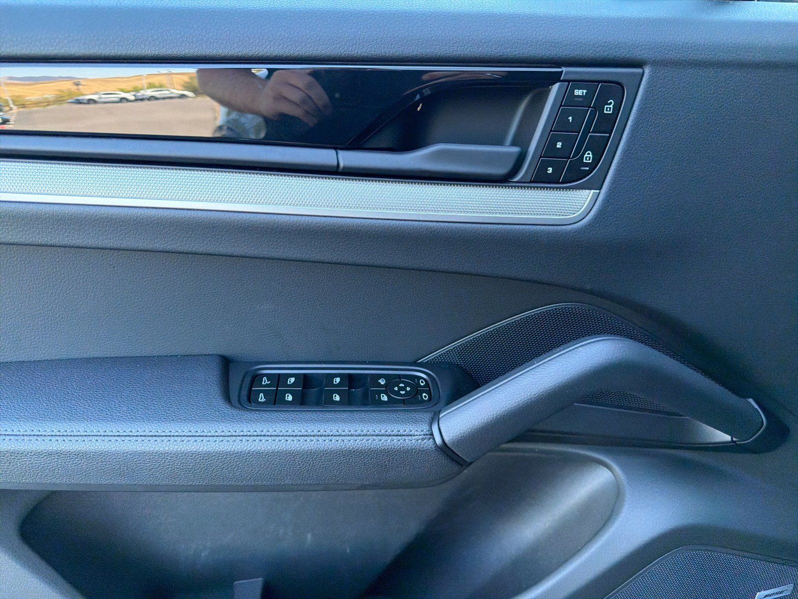 2026 Porsche Cayenne Coupe Base — full photo 12 of 28