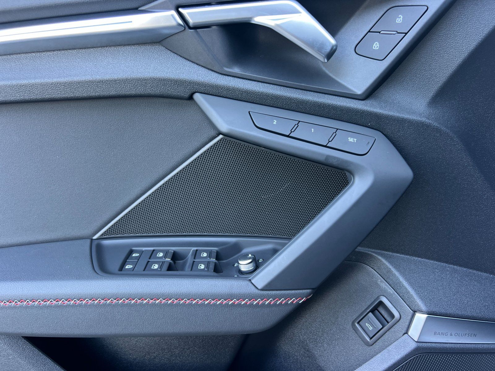 2024 Audi S3 2.0T Premium Plus — foto completa 11 de 28