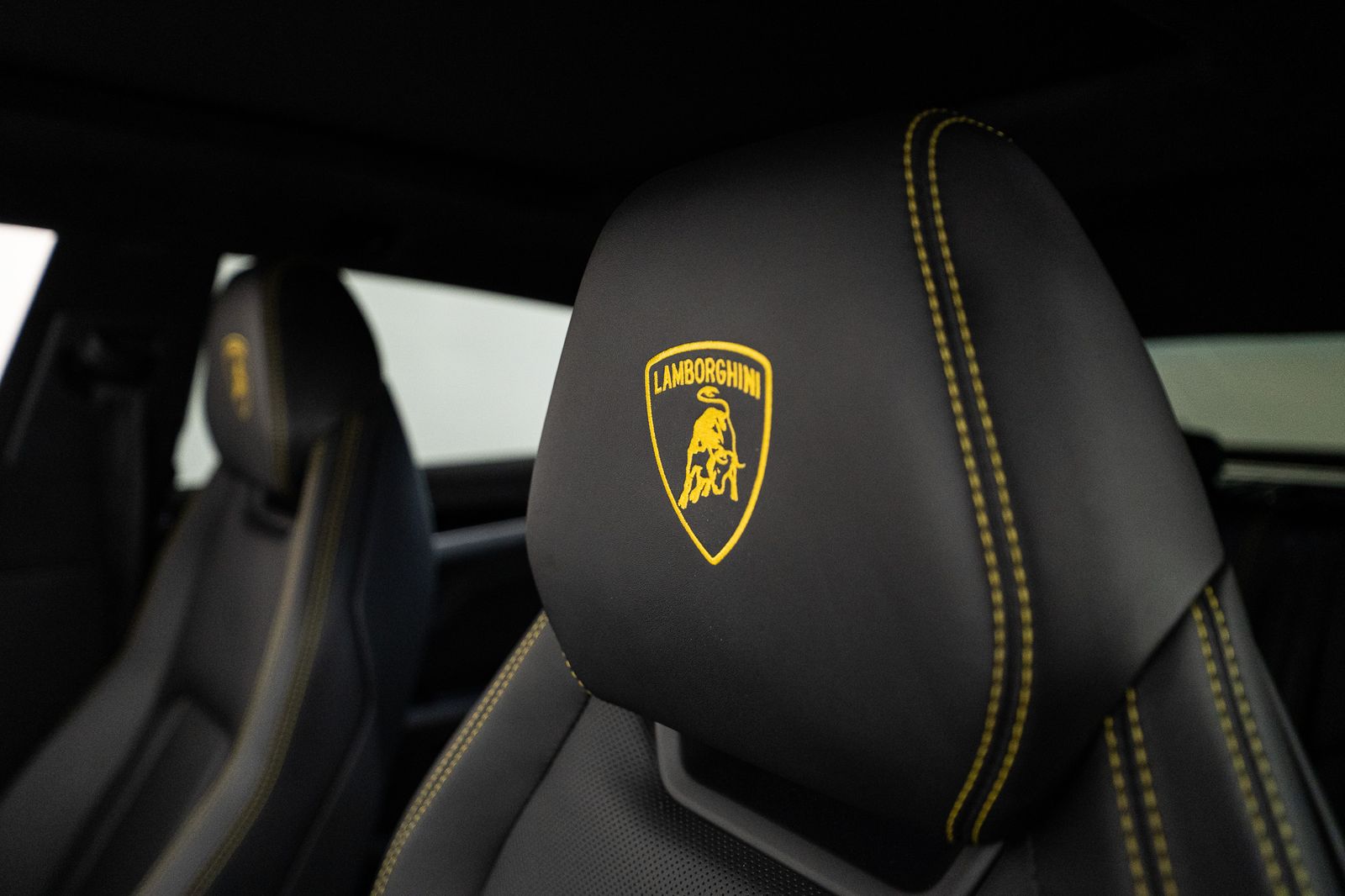2020 Lamborghini Urus — foto completa 22 de 53