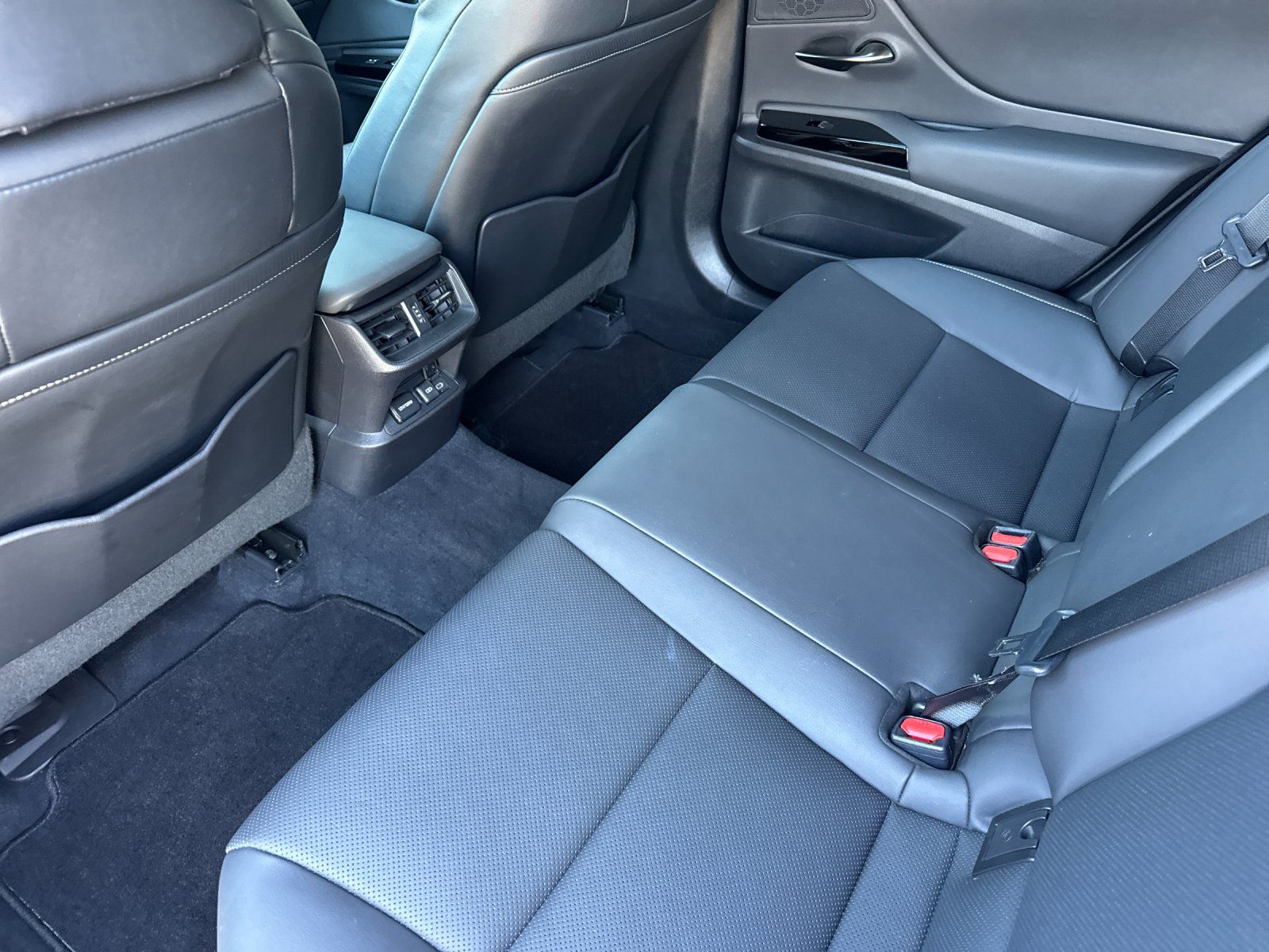 2022 Lexus ES 350 F Sport — foto completa 12 de 27
