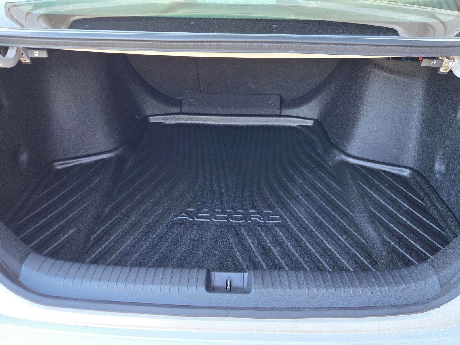 2025 Honda Accord SE — foto completa 28 de 28