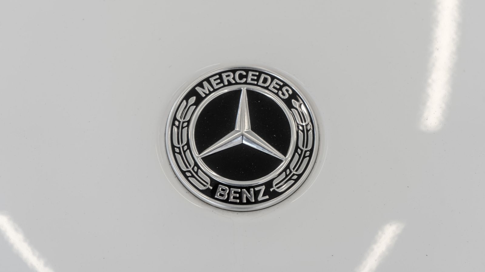 2024 Mercedes-Benz GLC GLC 300 — full photo 5 of 33