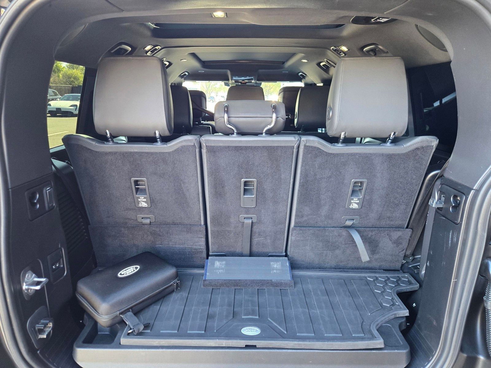 2024 Land Rover Defender 130 X — foto completa 27 de 45