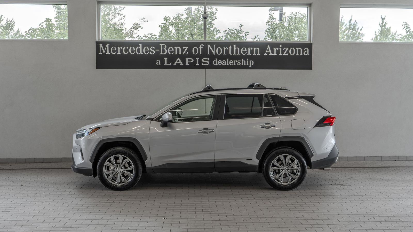 2024 Toyota RAV4 Hybrid Limited — foto completa 2 de 35