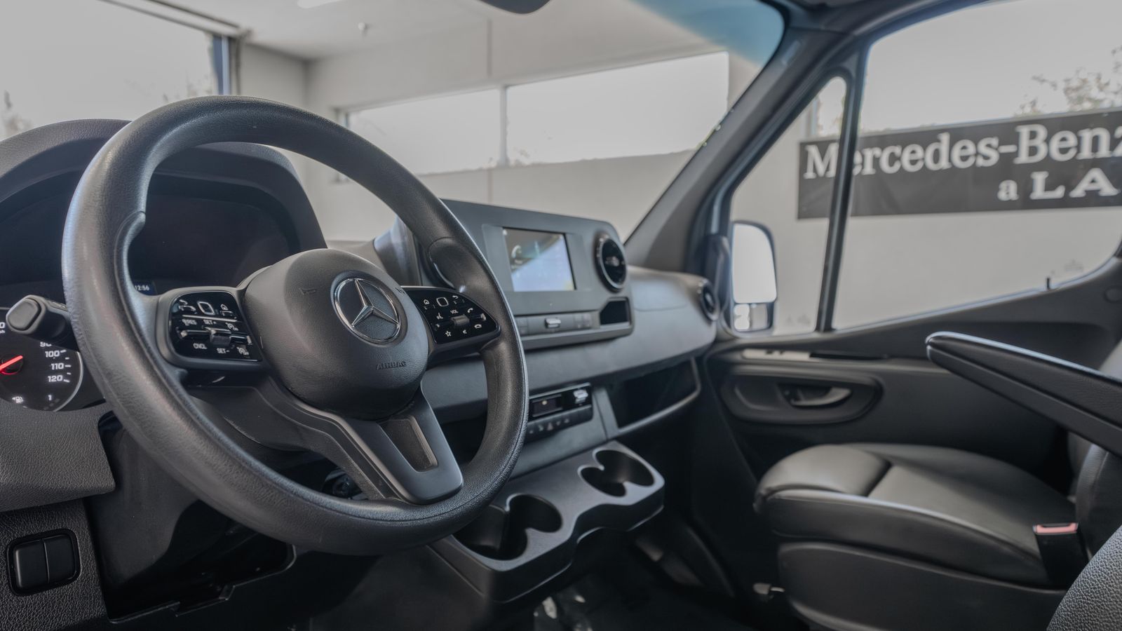 2023 Mercedes-Benz Sprinter 2500 Cargo 144 WB — full photo 7 of 34