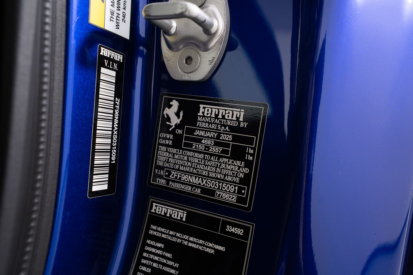 2025 Ferrari SF90 Spider — full photo 25 of 67
