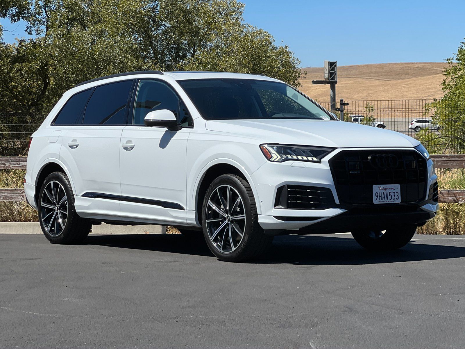 2023 Audi Q7 55 Premium Plus — full photo 8 of 30