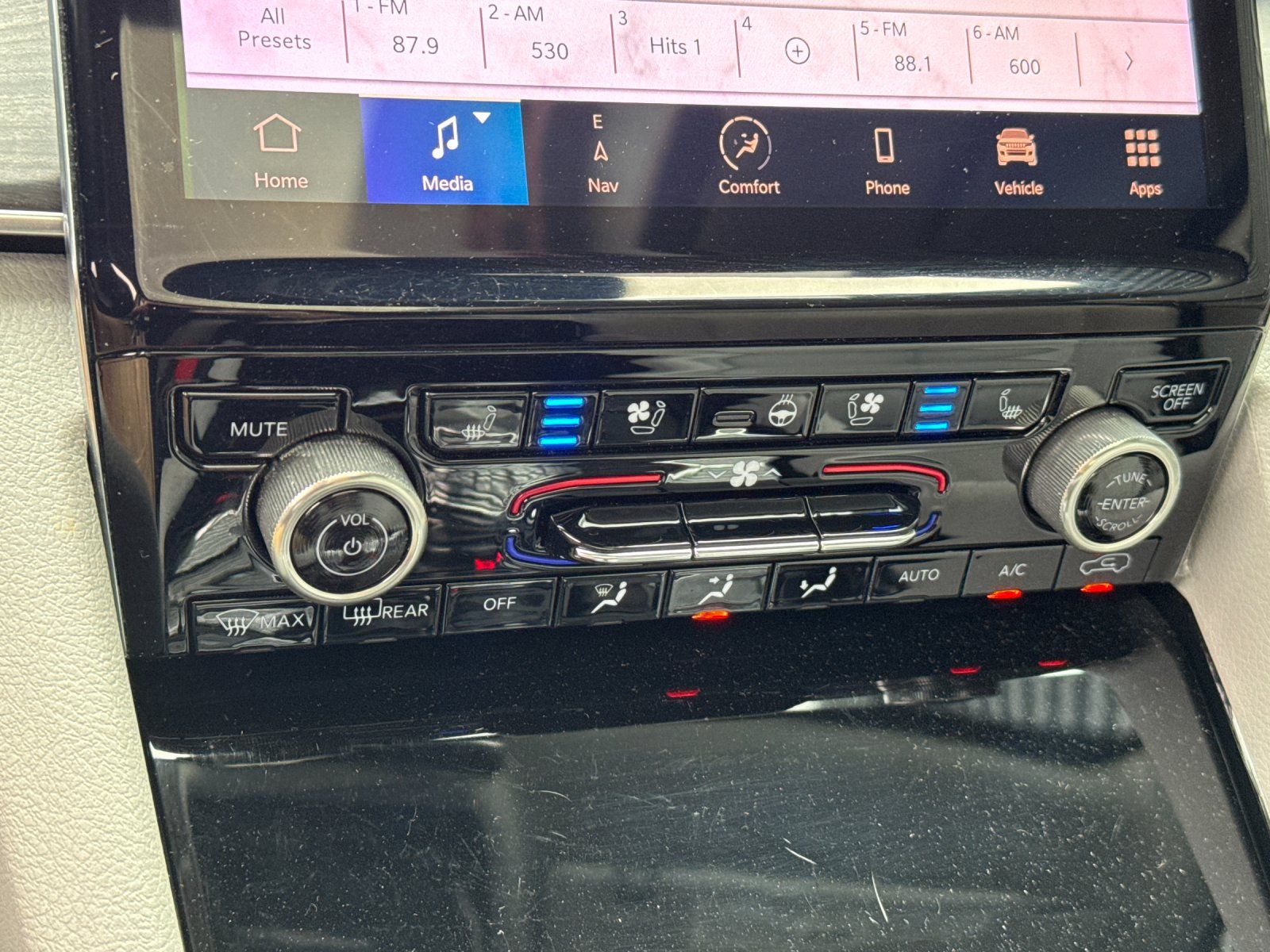2021 Jeep Grand Cherokee L Overland — full photo 22 of 30