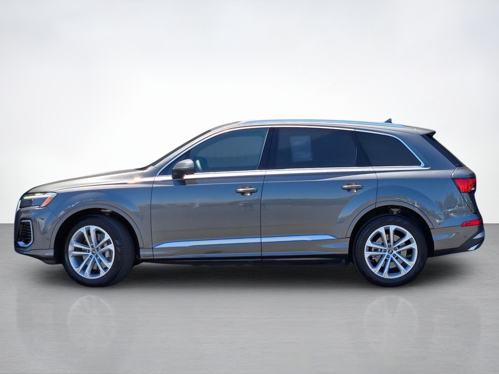 2025 Audi Q7 55 Premium Plus — foto completa 3 de 45