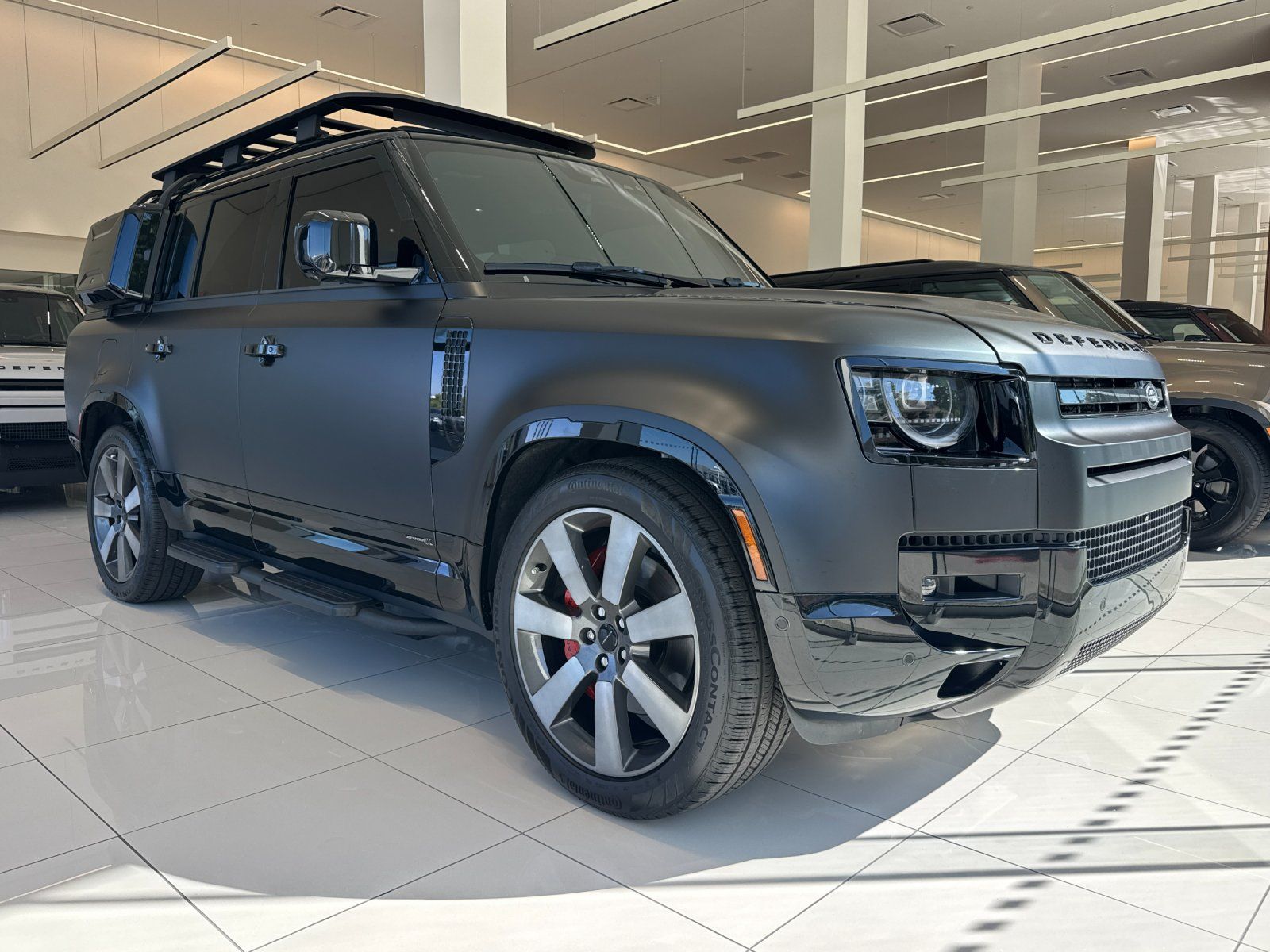 2026 Land Rover Defender 130 X — foto completa 7 de 28
