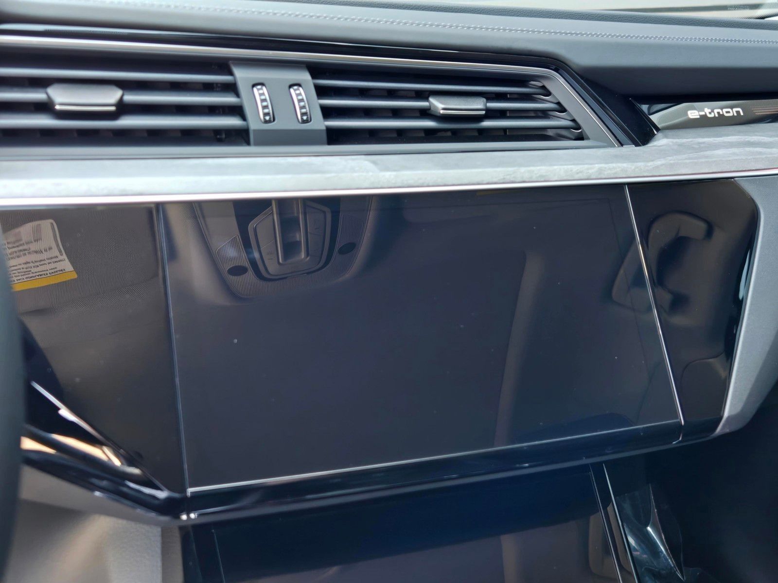 2024 Audi Q8 e-tron Prestige — foto completa 21 de 45
