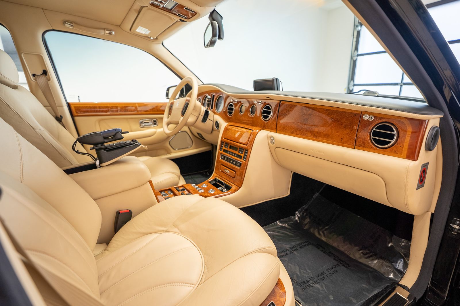 2002 Rolls-Royce Park Ward — foto completa 26 de 31