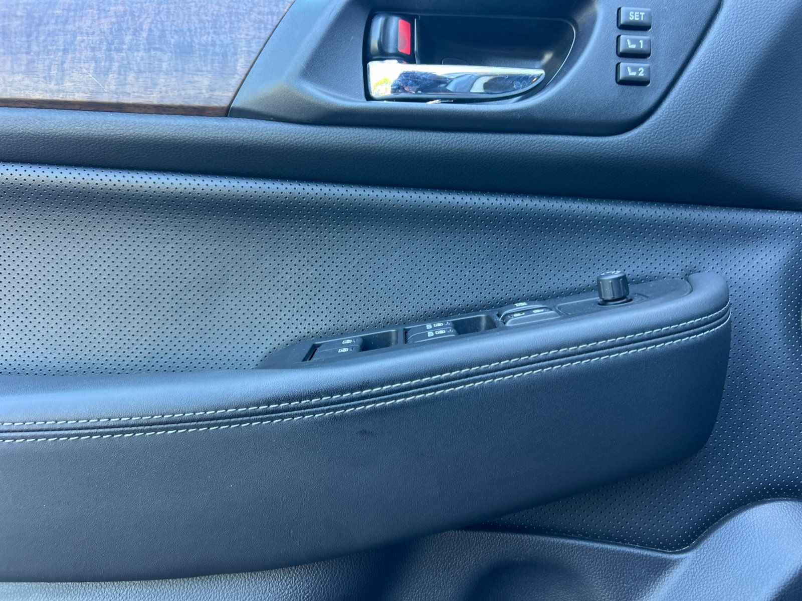 2016 Subaru Outback 2.5i — full photo 10 of 28