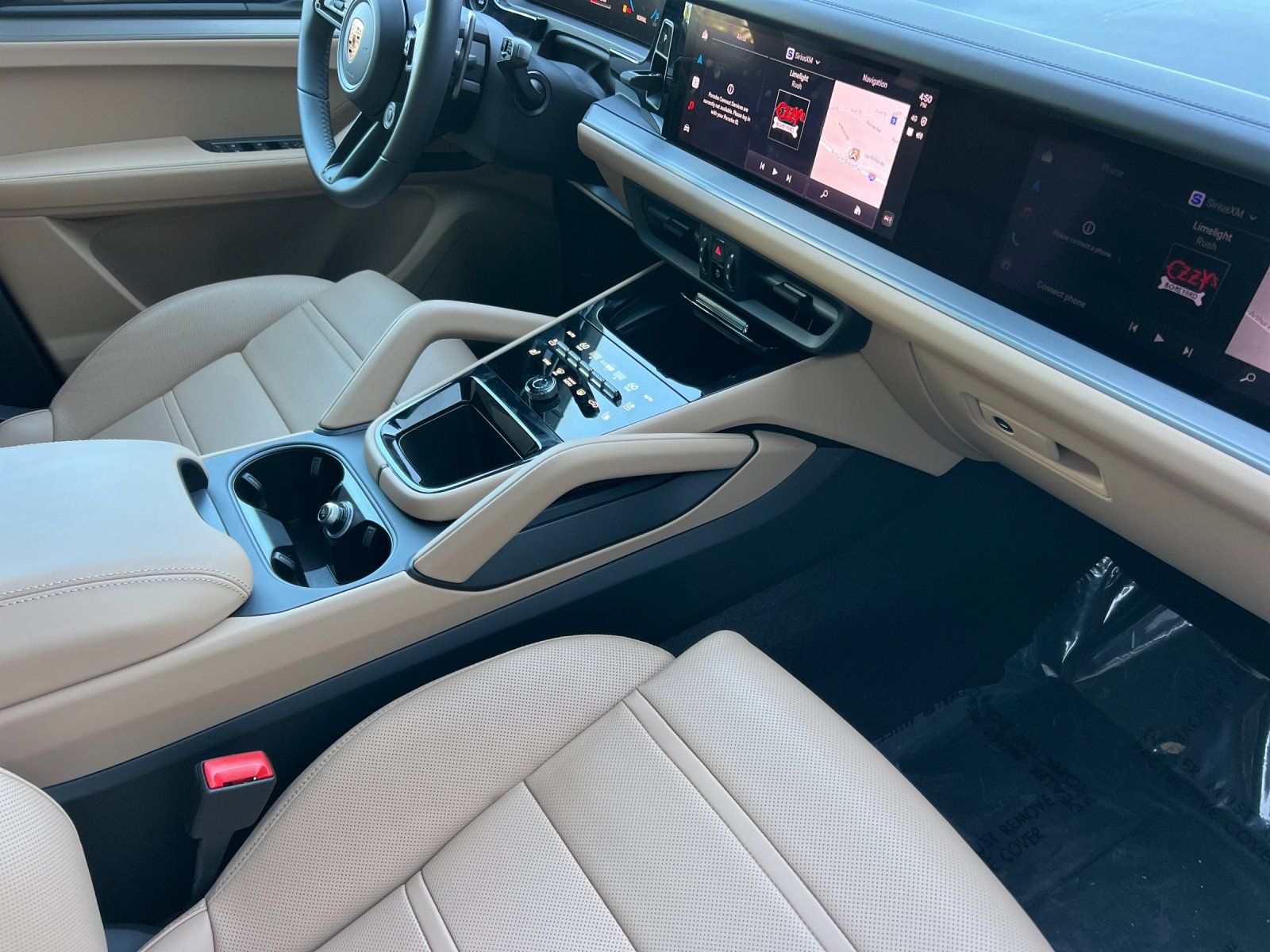 2026 Porsche Cayenne GTS — full photo 16 of 29