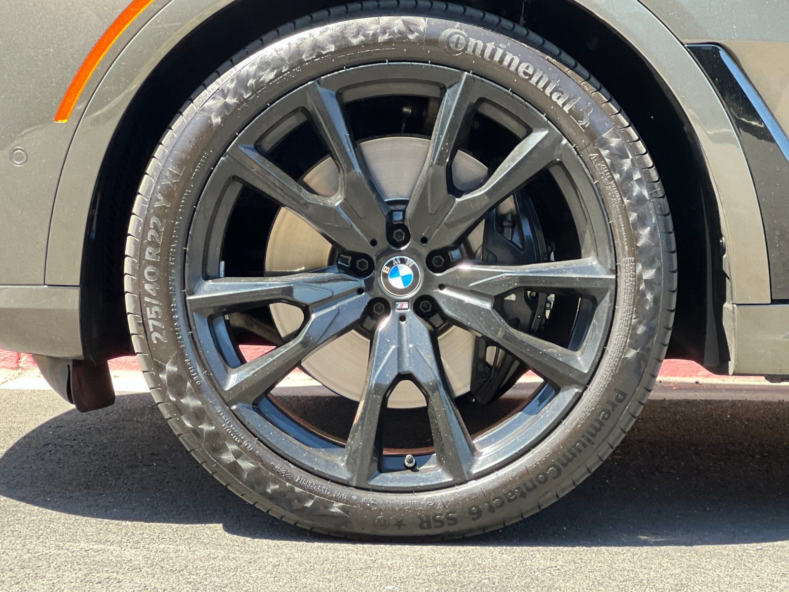2023 BMW X7 xDrive40i — full photo 28 of 30