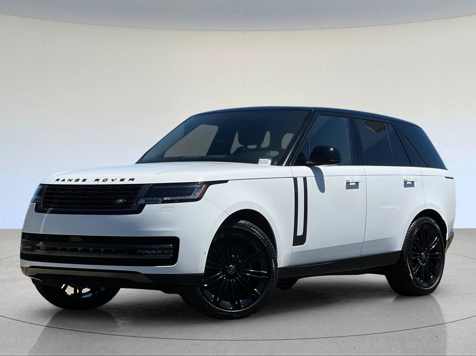 2024 Land Rover Range Rover SE — photo 1 of 30